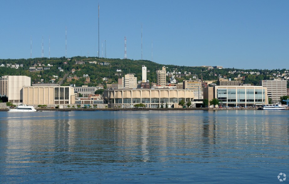 350 Harbor Dr, Duluth, MN à louer - Photo de l’immeuble – Image 2 sur 2