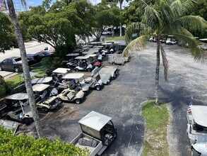12110-12158 SW 114th Pl, Miami, FL à louer Photo intérieure– Image 1 sur 3