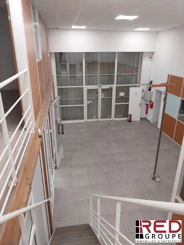 Industriel/Logistique dans Les Pennes-Mirabeau à louer Photo de l’immeuble– Image 1 sur 7