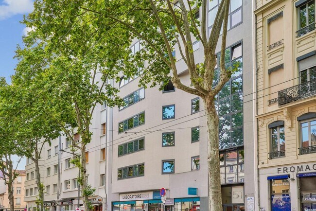 Plus de détails pour 51 Avenue Jean Jaurès, Lyon - Bureau à louer