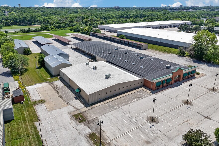 10320 Hickman Rd, Clive, IA à louer - Photo de l’immeuble – Image 2 sur 9