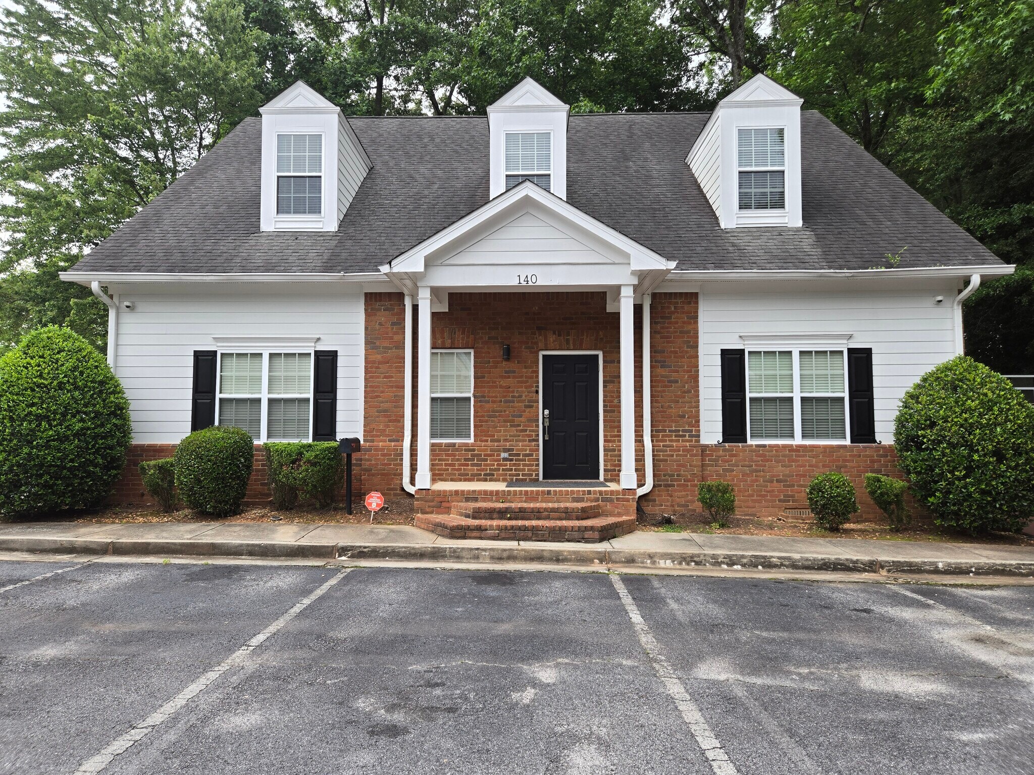 140 Howard Ln, Fayetteville, GA à vendre Photo de l’immeuble– Image 1 sur 23