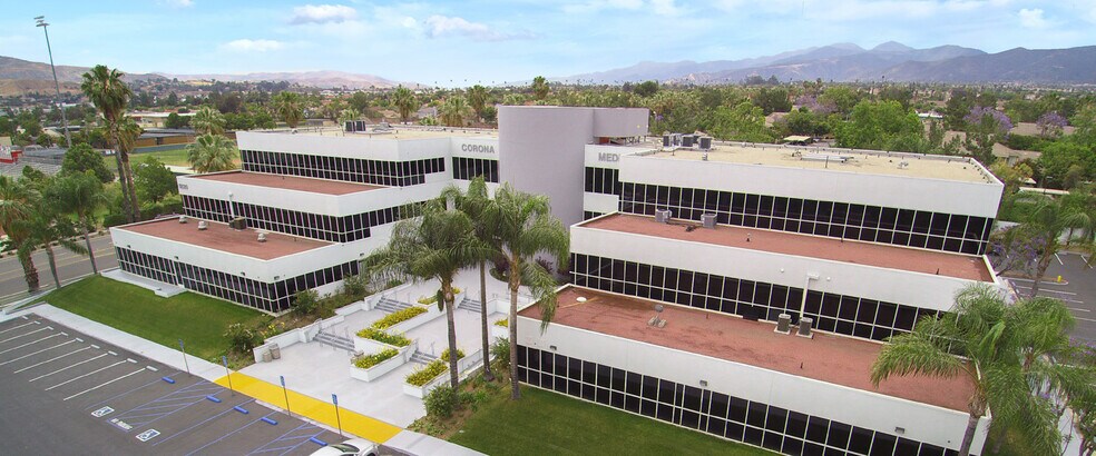 1820 Fullerton Ave, Corona, CA à louer - Photo de l’immeuble – Image 1 sur 2