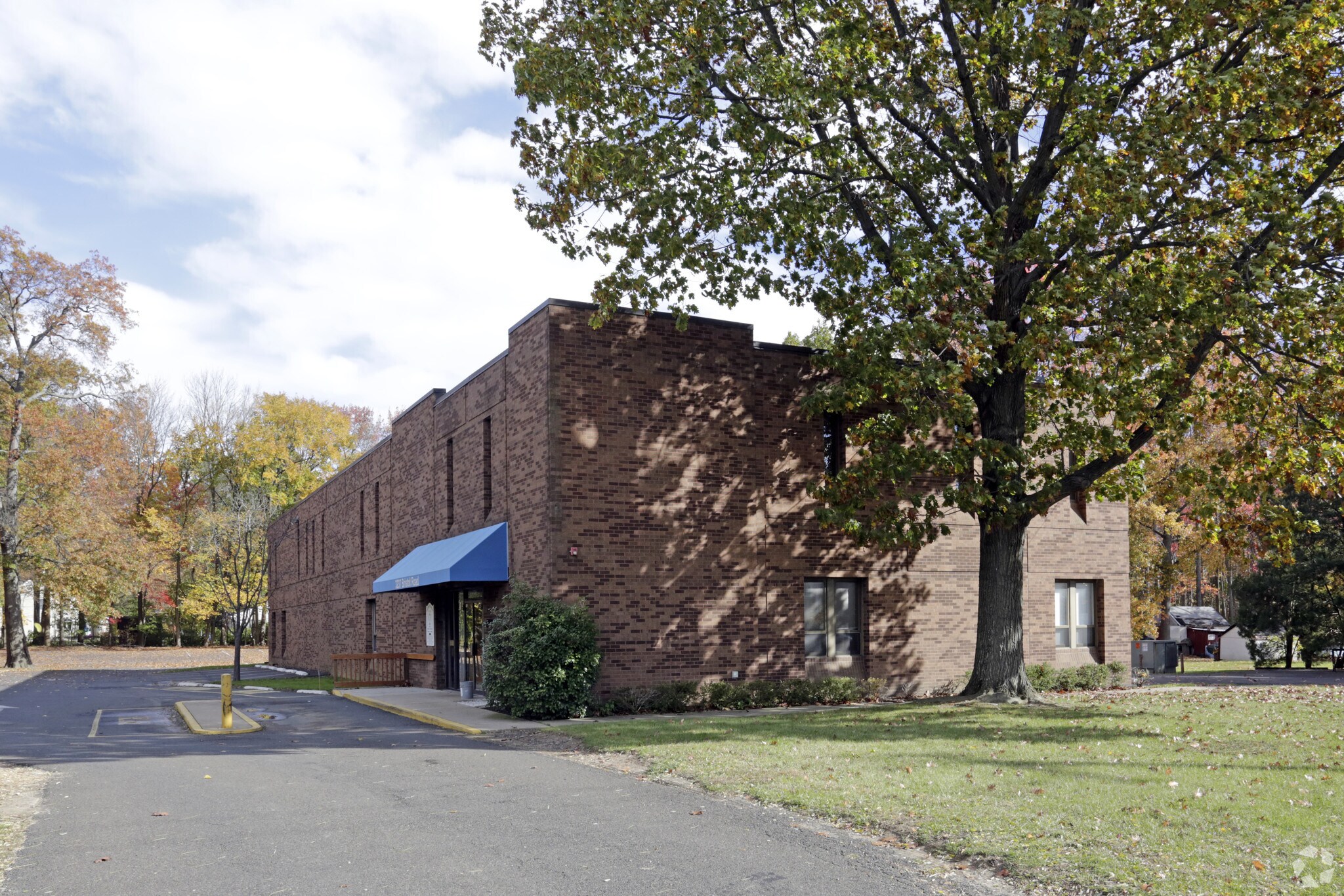 3237 Bristol Rd, Bensalem, PA à louer Photo principale– Image 1 sur 12