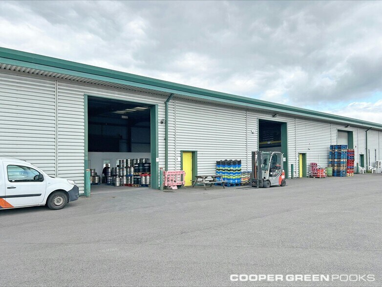 Units 2A-C Archers Way, Knights Way, Shrewsbury à louer - Photo de l’immeuble – Image 3 sur 3