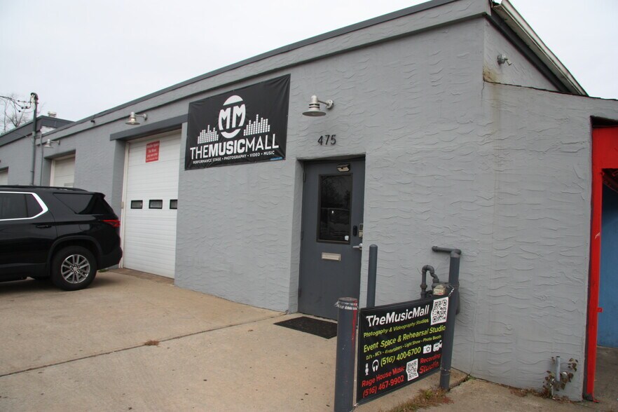 475 Babylon Tpke, Freeport, NY à louer - Photo de l’immeuble – Image 1 sur 8
