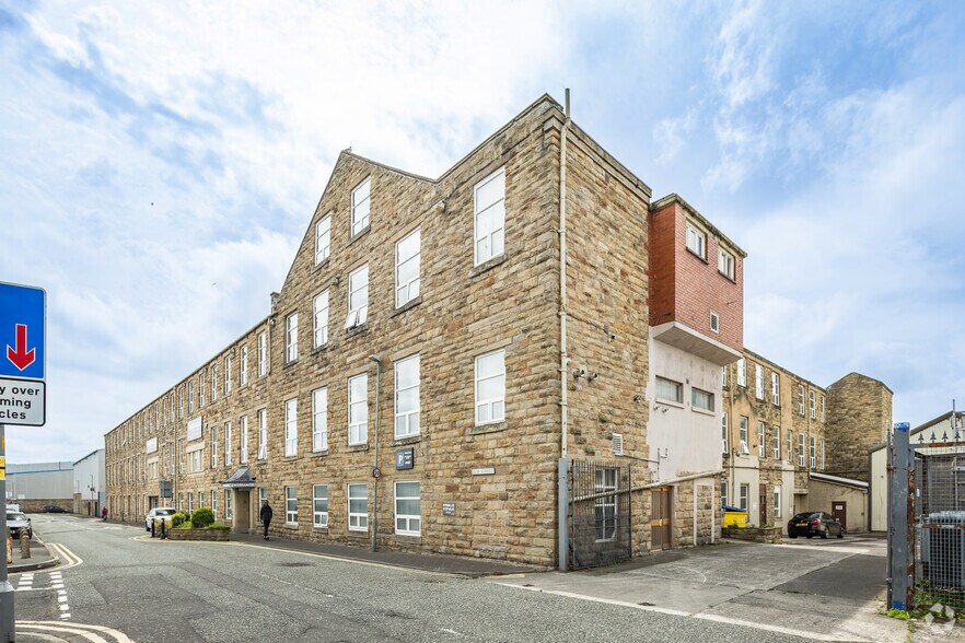 Elm St, Burnley à louer - Photo principale – Image 1 sur 10