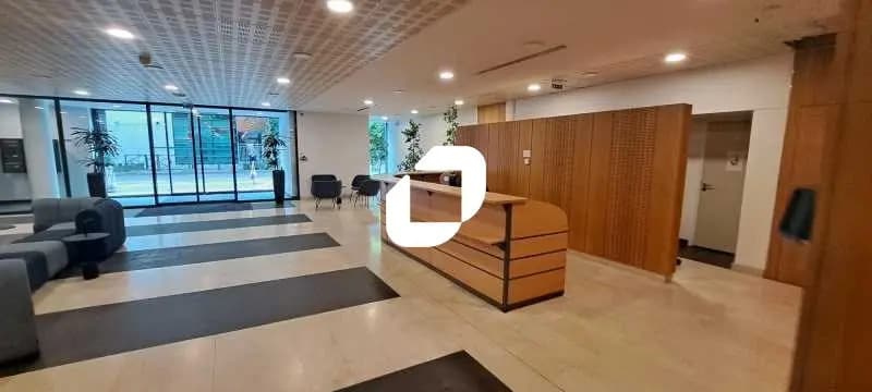 Bureau dans Montreuil à louer - Photo de l’immeuble – Image 3 sur 4