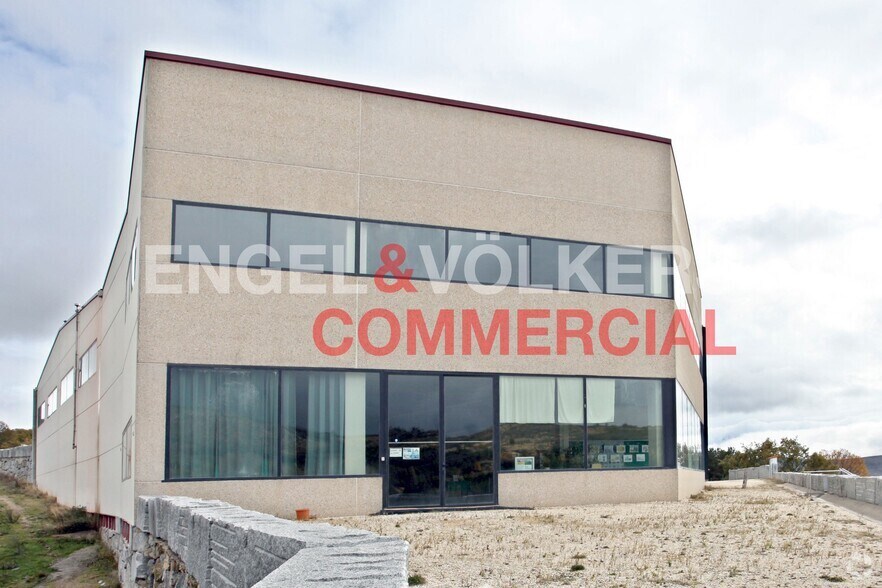 Industriel/Logistique dans Hoyocasero, Ávila à vendre - Photo principale – Image 1 sur 8