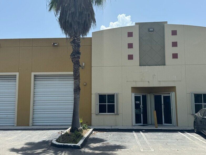 9450 NW 58th St, Miami, FL à louer - Photo de l’immeuble – Image 2 sur 5