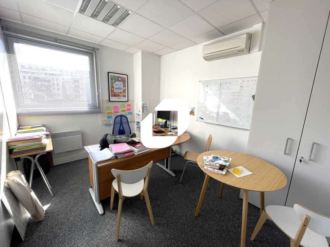 13-17 Rue Jean Bourgey, Villeurbanne à louer Photo de l’immeuble– Image 1 sur 11