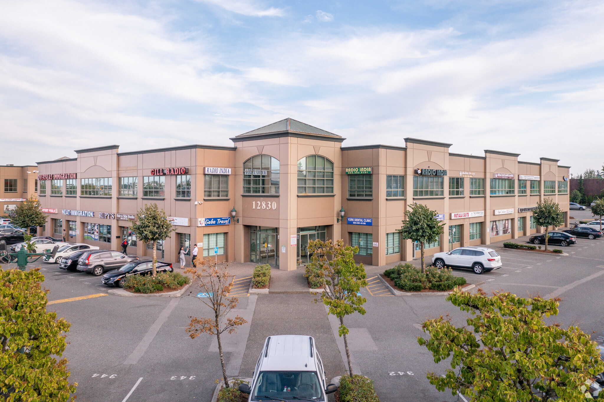 12830 80th Ave, Surrey, BC à louer Photo principale– Image 1 sur 7