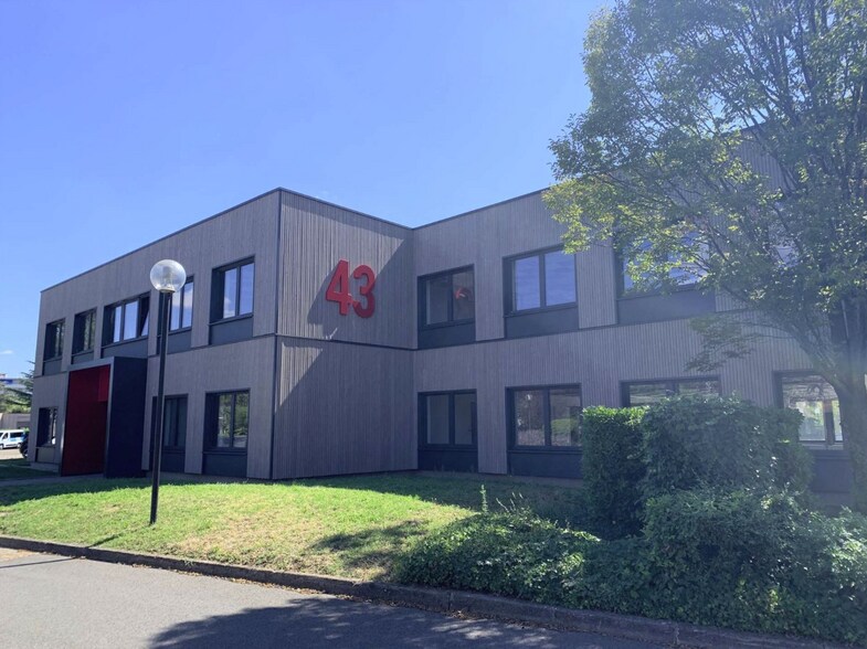 33 Avenue Du Docteur Georges Lévy, Vénissieux à louer - Photo de l’immeuble – Image 1 sur 8