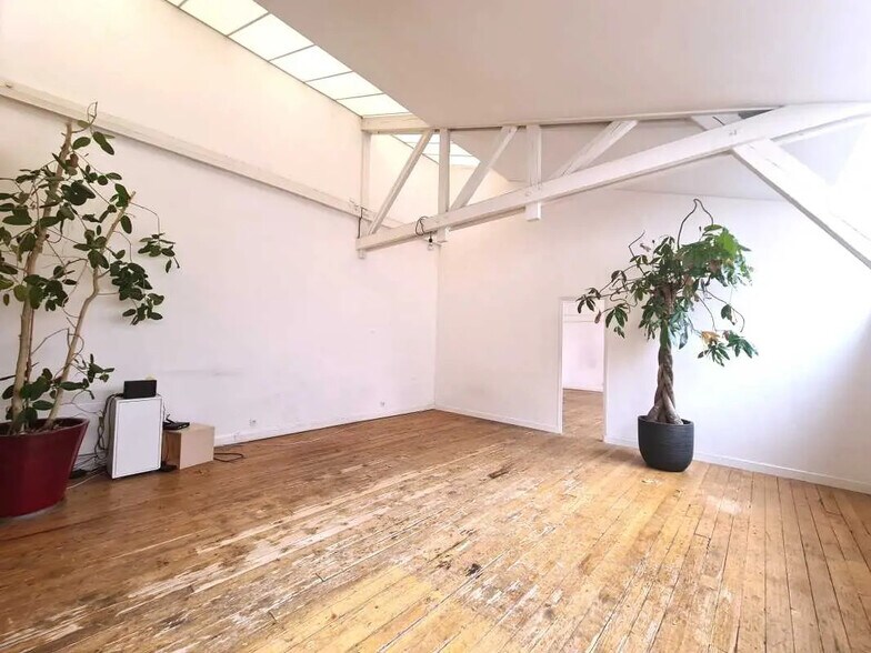 Bureau dans Montreuil à louer - Photo de l’immeuble – Image 3 sur 10