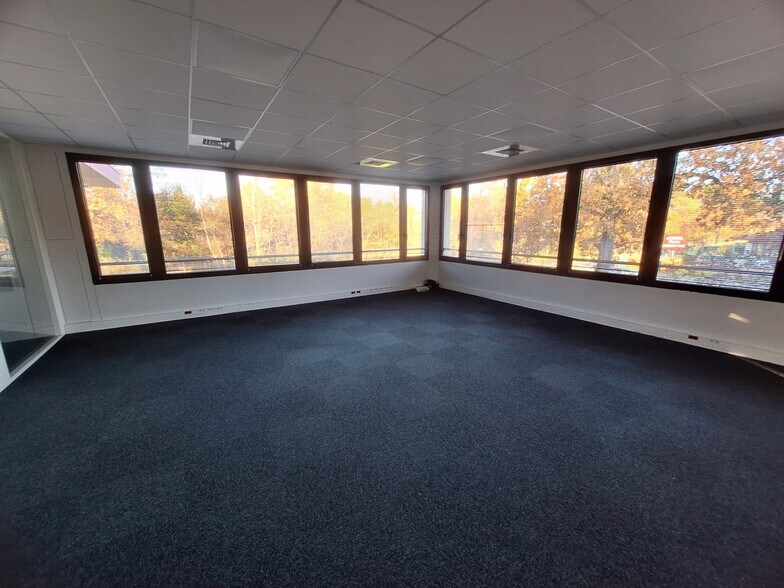 26-36 Avenue Ariane, Mérignac à louer - Photo de l’immeuble – Image 3 sur 9