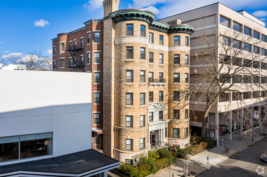 1039 Massachusetts Ave, Cambridge, MA à vendre - Photo principale – Image 1 sur 32