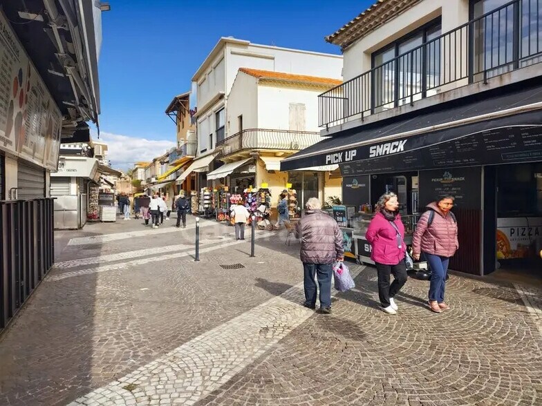 Local commercial dans Le Grau-du-Roi à louer - Photo de l’immeuble – Image 3 sur 6