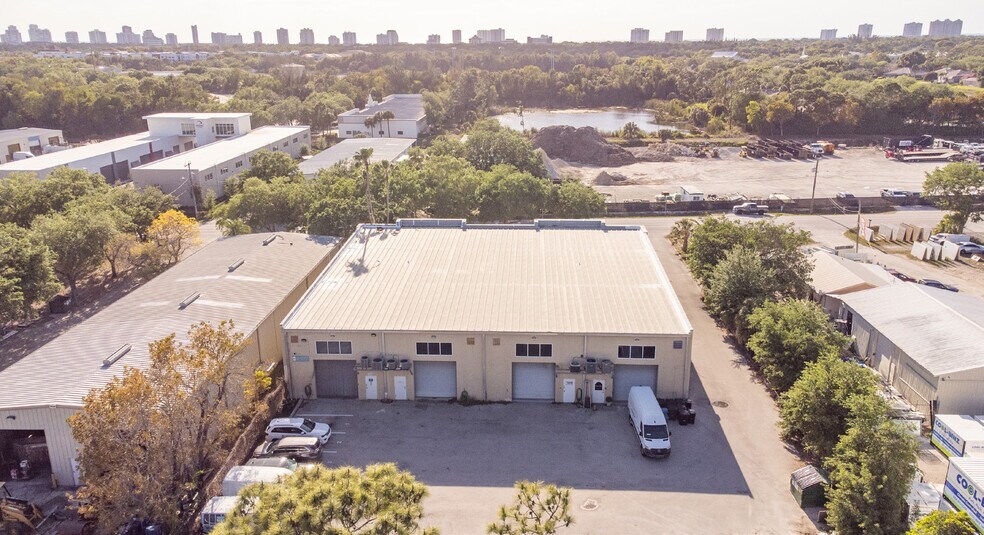 5780 Taylor Rd, Naples, FL à vendre - Photo de l’immeuble – Image 2 sur 11