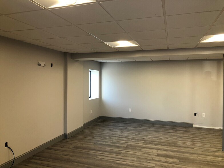 720 Centre St, Brockton, MA à louer - Photo de l’immeuble – Image 3 sur 9