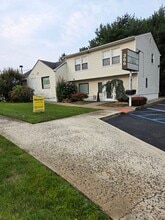 366 Herbertsville Rd, Brick, NJ à louer Photo de l’immeuble– Image 2 sur 15