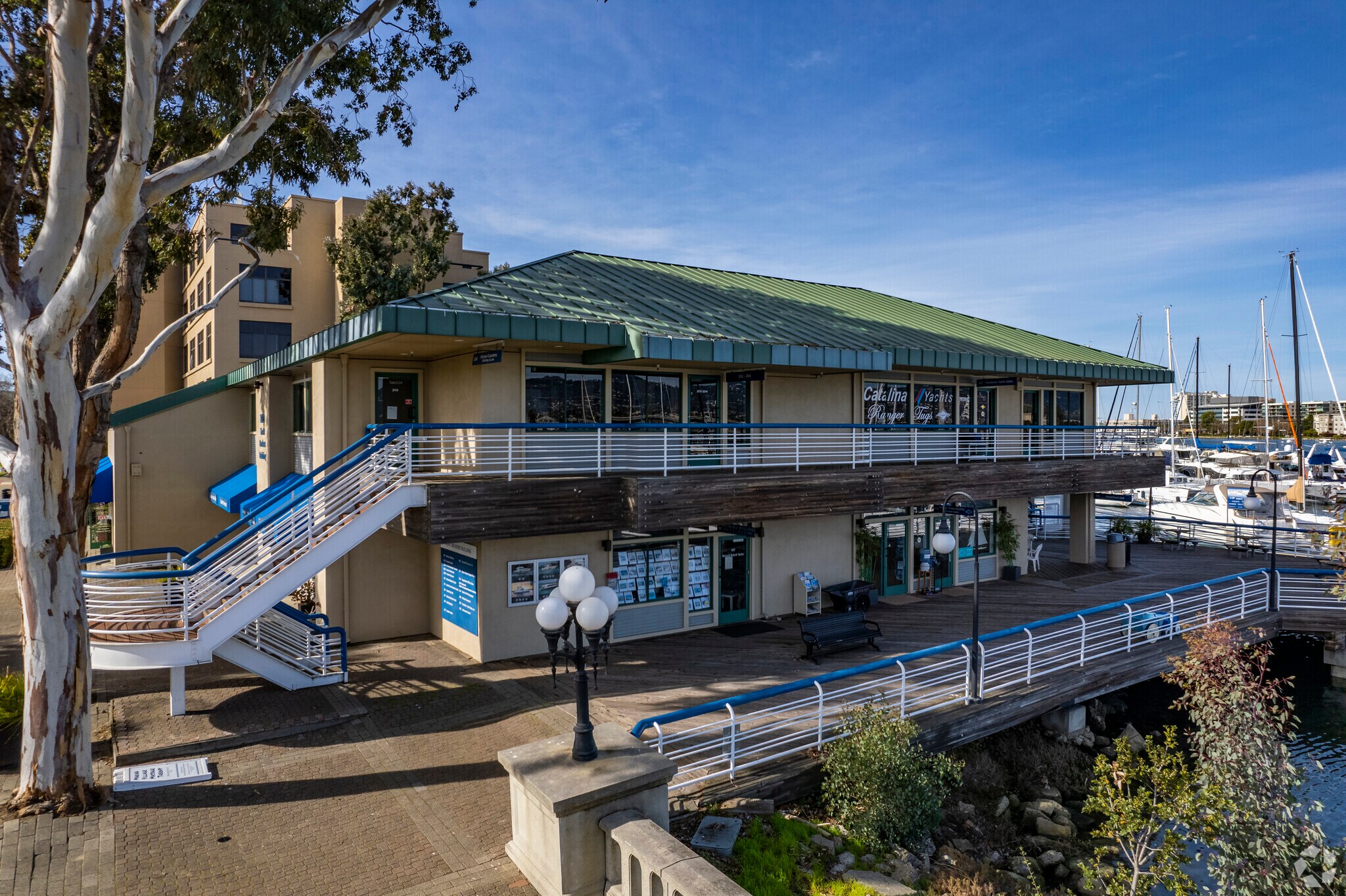 1070 Marina Village Pky, Alameda, CA à louer Photo de l’immeuble– Image 1 sur 8