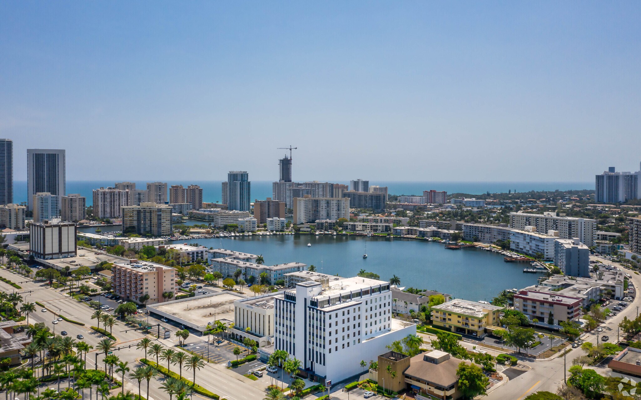 1920 E Hallandale Beach Blvd, Hallandale Beach, FL à vendre Aérien– Image 1 sur 34