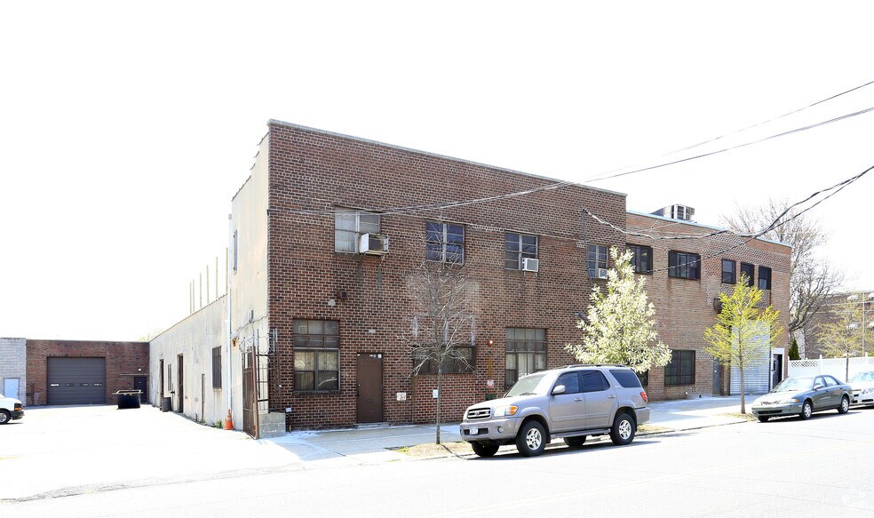 1838 Adee Ave, Bronx, NY à louer - Photo de l’immeuble – Image 2 sur 5