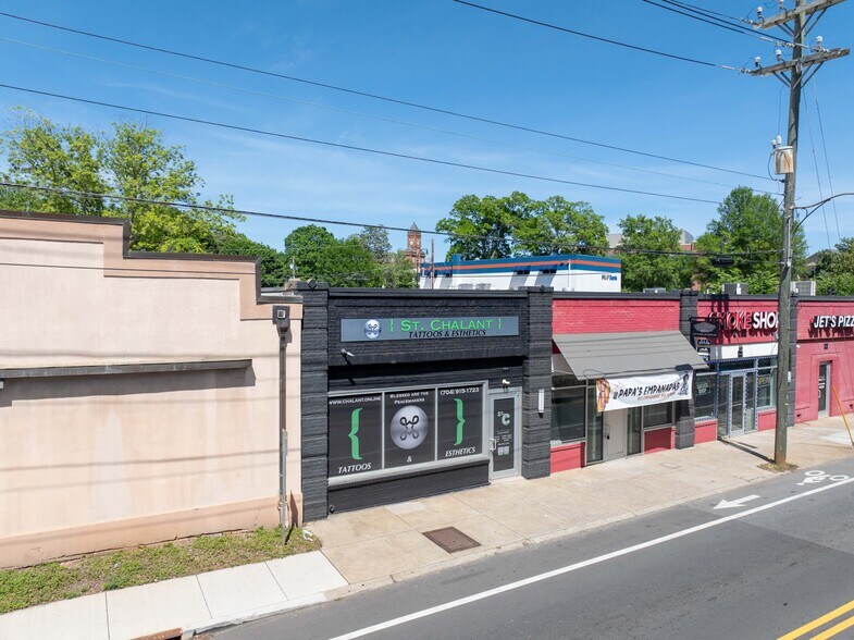1800-1818 Rozzelles Ferry Rd, Charlotte, NC à louer - Photo principale – Image 1 sur 8