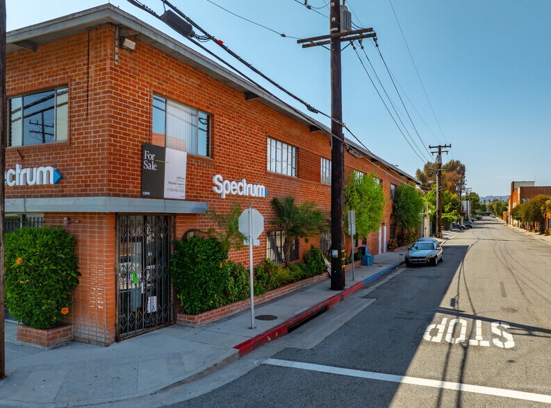 2939 Nebraska Ave, Santa Monica, CA à vendre - Photo de l’immeuble – Image 3 sur 11