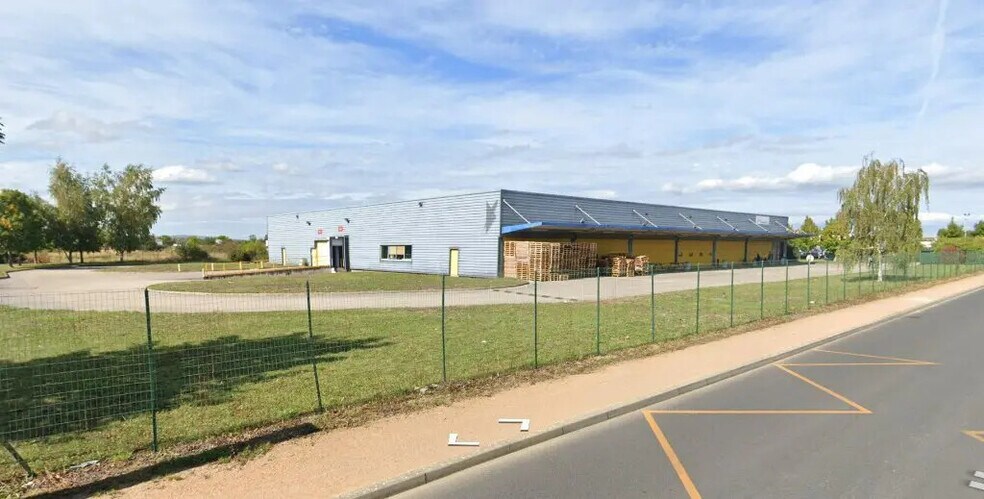 Local d'activités dans Sevrey à vendre - Photo de l’immeuble – Image 3 sur 8