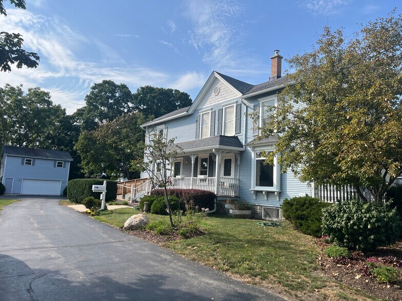 108 N Walkup Ave, Crystal Lake, IL à vendre - Photo de l’immeuble – Image 3 sur 15