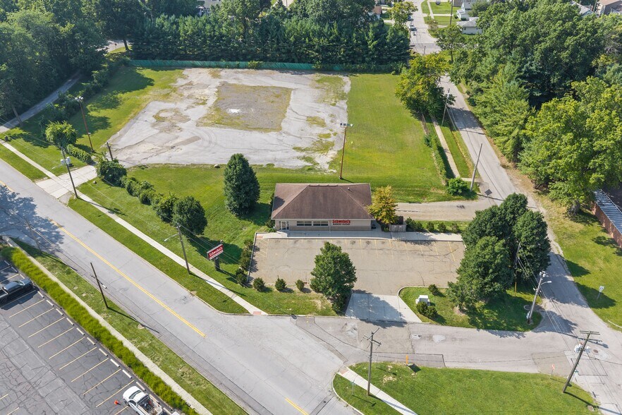 406 Reed Ave, Cuyahoga Falls, OH à vendre - Aérien – Image 1 sur 16