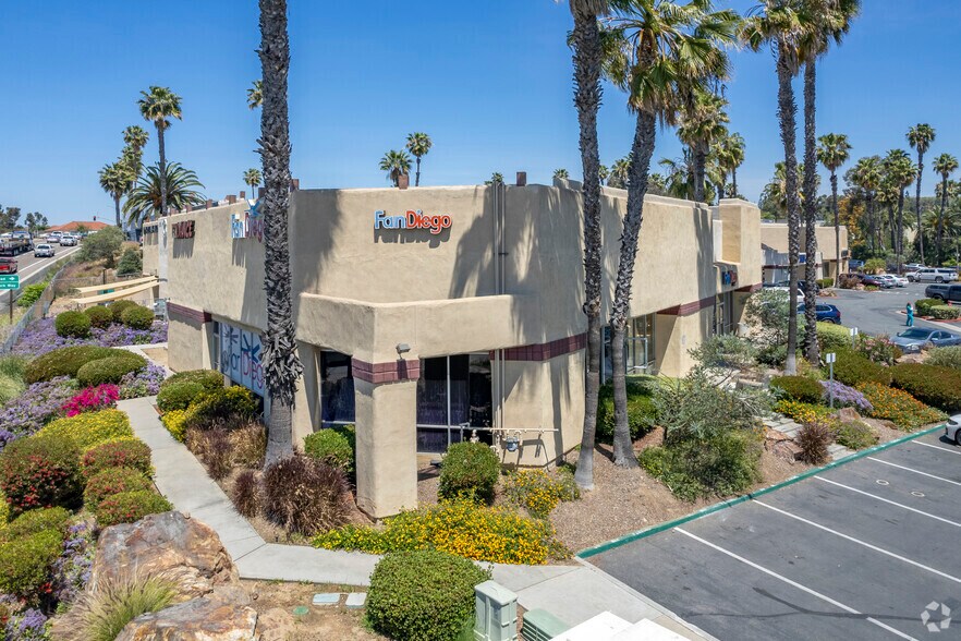 2055-2085 Montiel Rd, San Marcos, CA à louer - Photo de l’immeuble – Image 3 sur 7