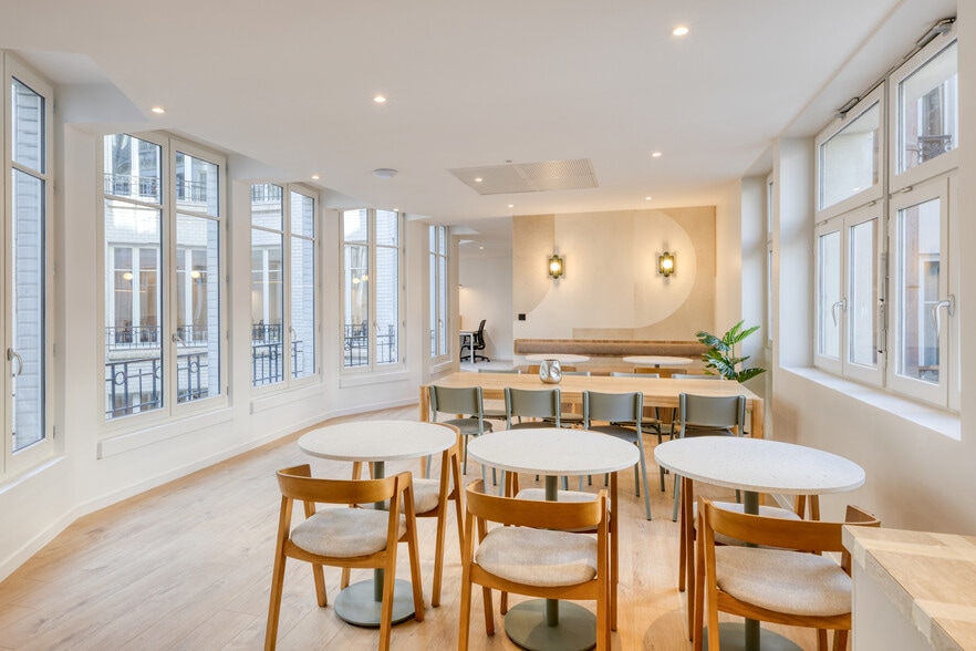 124/126 rue de Provence, Paris à louer - Photo de l’immeuble – Image 2 sur 6
