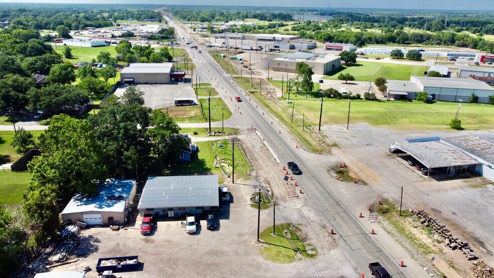 206 S Columbia Dr, West Columbia, TX à vendre - Photo de l’immeuble – Image 3 sur 32