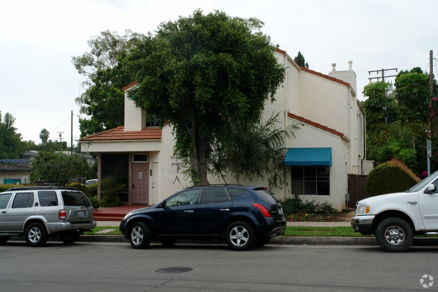 216 W Pueblo St, Santa Barbara, CA à louer - Photo de l’immeuble – Image 2 sur 2