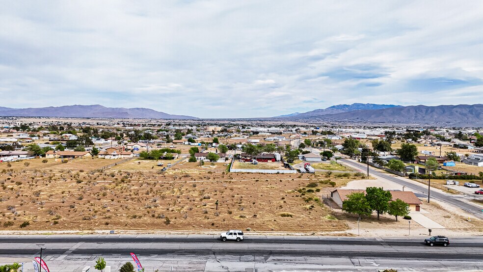 11695 Hesperia Rd, Hesperia, CA à vendre - Aérien – Image 2 sur 11
