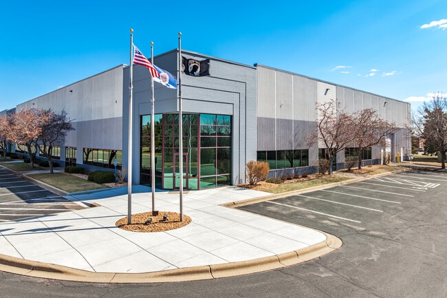 Plus de détails pour 935 Blue Gentian Rd, Eagan, MN - Local d'activités, Industriel/Logistique à louer
