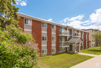Plus de détails pour 11715 124th St NW, Edmonton, AB - Logement à vendre