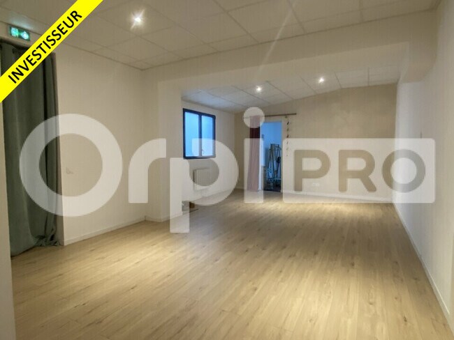 Plus de détails pour Local commercial à vendre
