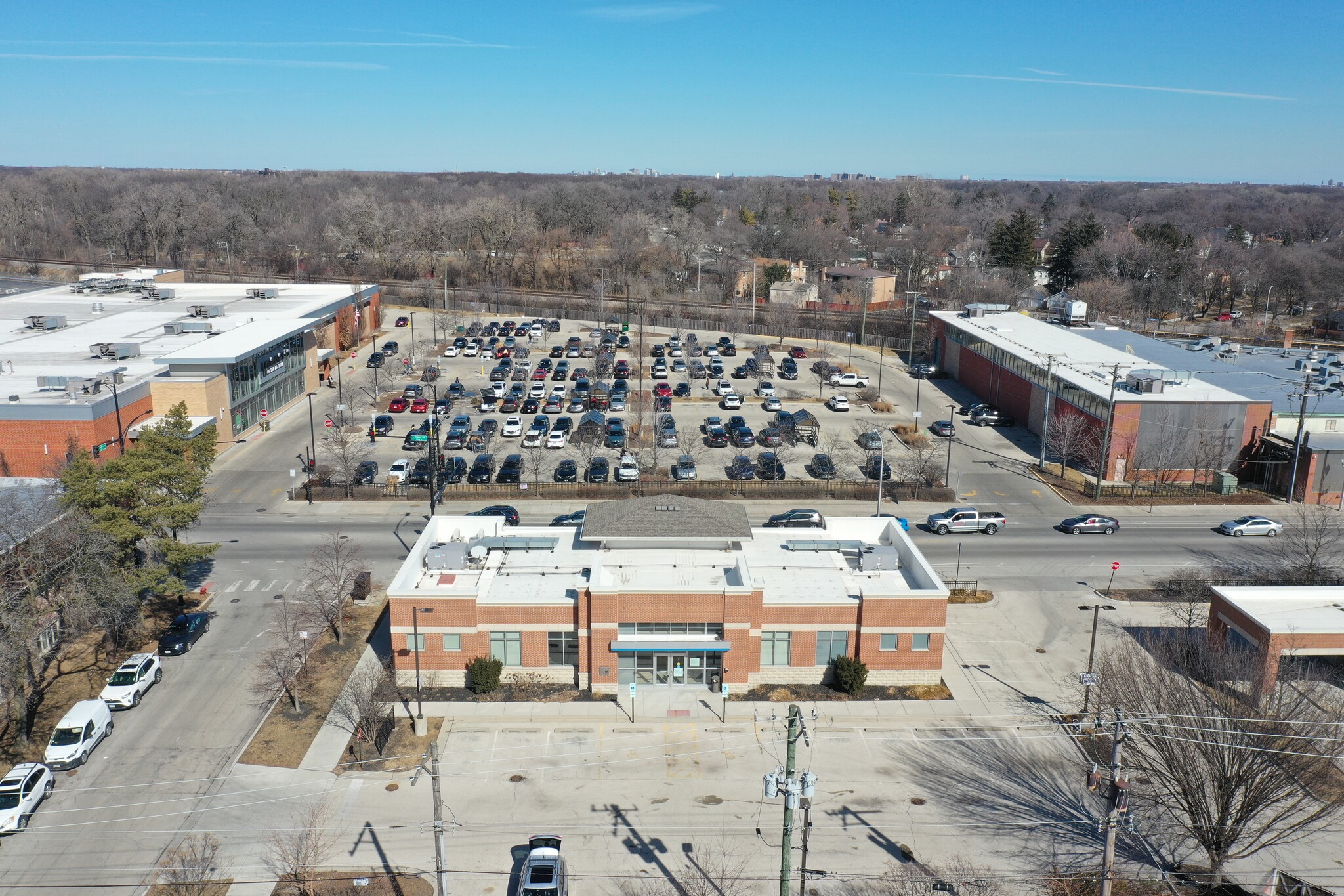 5352 N Elston Ave, Chicago, IL à louer Photo de l’immeuble– Image 1 sur 3