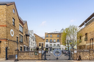 Plus de détails pour 35-37 Parkgate Rd, Londres - Bureau/Local commercial à louer