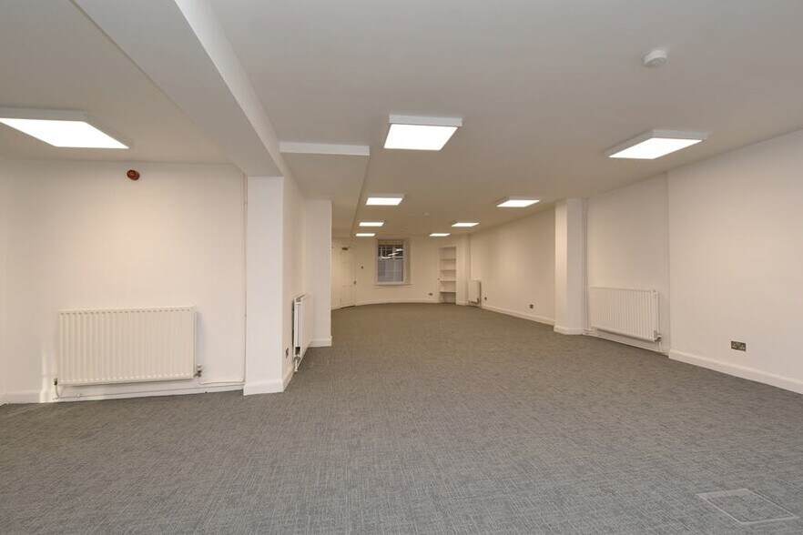 76 George St, Edinburgh à louer - Photo de l’immeuble – Image 3 sur 8