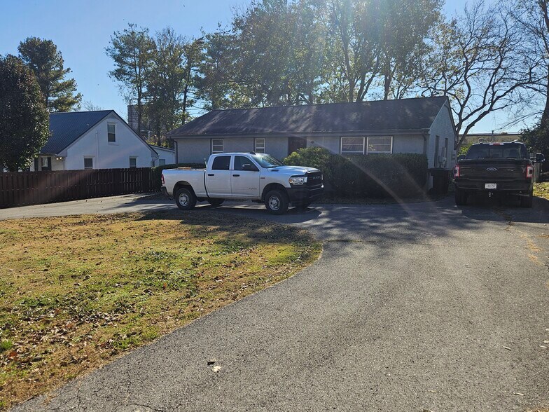 110 Confederate Dr, Franklin, TN à louer - Photo de l’immeuble – Image 1 sur 12