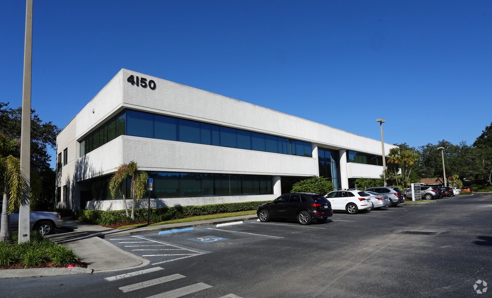 4150 N Armenia Ave, Tampa, FL à louer - Photo de l’immeuble – Image 2 sur 11