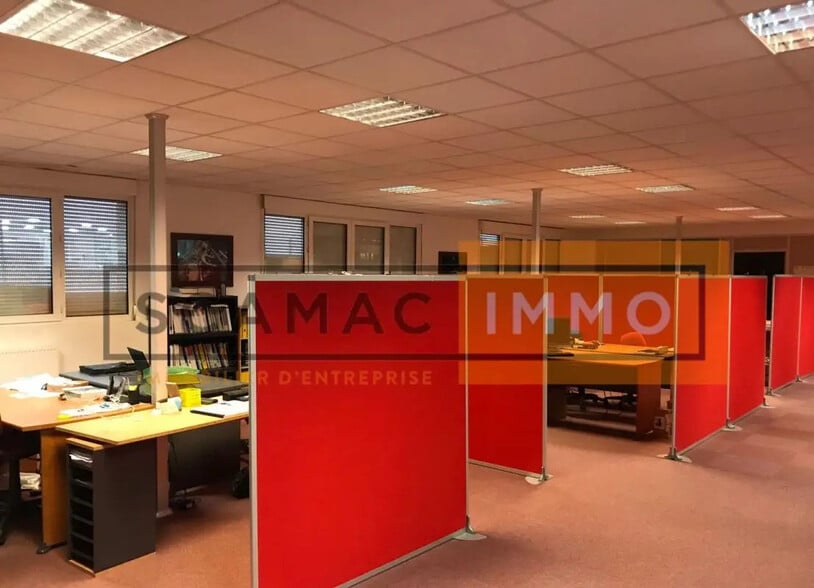 Industriel/Logistique dans Quincy-Voisins à vendre - Photo de l’immeuble – Image 2 sur 9