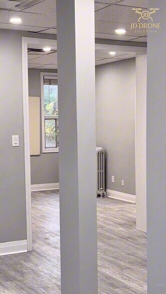 504 Main St E, Hamilton, ON à louer - Vidéo sur l’annonce professionnelle – Image 2 sur 16