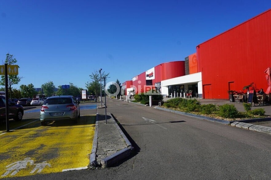 Local commercial dans Fontaine-lès-Dijon à louer - Photo de l’immeuble – Image 1 sur 6