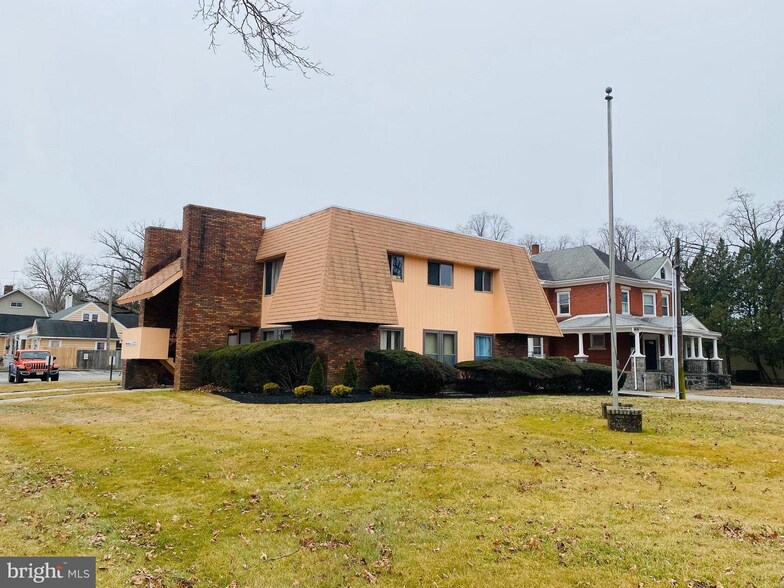 1071 E Landis Ave, Vineland, NJ à vendre - Photo de l’immeuble – Image 1 sur 64