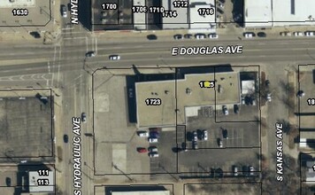 1725 E Douglas Ave, Wichita, KS à louer Aérien– Image 2 sur 4